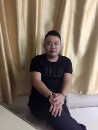 王先生